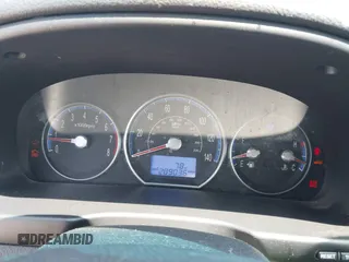 2009 Hyundai Santa Fe SE with VIN 5NMSH73E69H233055, listed as a IAAI auction lot 42454100 with 209,036 mi miles and . Bid and sale history available at DreamBid. Image 7.