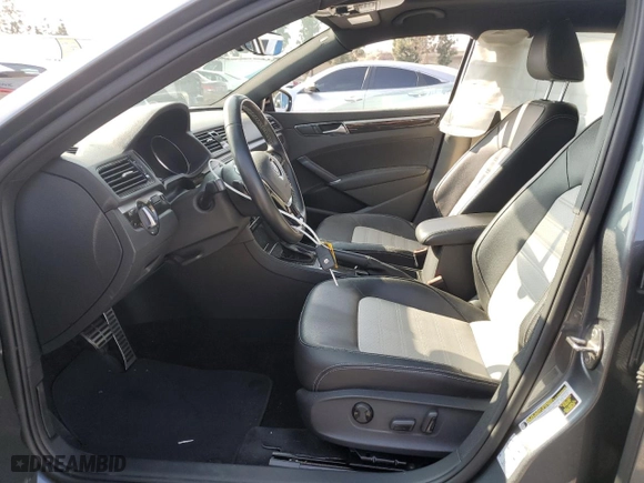 2018 Volkswagen Passat V6 GT with VIN 1VWJM7A37JC040258, listed as a Copart auction lot 42003275 with 67,809 mi miles and Salvage Title. Bid and sale history available at carsss.com. Image 7.