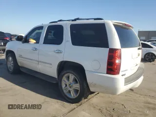 2010 Chevrolet Tahoe LTZ z VIN 1GNUCCE06AR203496, wystawiony jako Copart lot #83473464 z przebiegiem 157 480 mil mil oraz Szkoda całkowita • Salvage title. Historia ofert i sprzedaży dostępna na DreamBid. Obrazek 2.