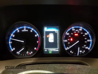 2017 Toyota RAV4 LE с VIN 2T3BFREV2HW552378, выставлен на аукционе Copart как лот 57155225 с пробегом 170 795 миль миль и Списание • Salvage title. История ставок и продаж доступна на DreamBid. Изображение 9.
