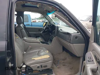 2005 Chevrolet Suburban LS with VIN 3GNEC16Z45G157758, listed as a IAAI auction lot 42408657 with 237,238 mi miles and . Bid and sale history available at DreamBid. Image 5.