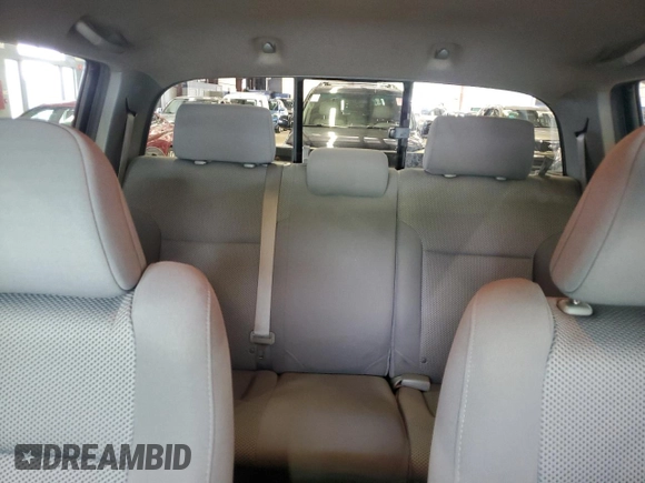 2011 Toyota Tacoma with VIN 3TMLU4EN7BM068907, listed as a Copart auction lot 61417485 with 117,747 mi miles and Clean title. Bid and sale history available at DreamBid. Image 10.