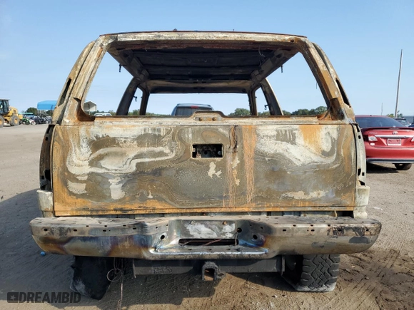 1997 Chevrolet Tahoe with VIN 3GNEK18R9VG130314, listed as a Copart auction lot 75710694 with 0 mi miles and Salvage Title. Bid and sale history available at carsss.com. Image 6.