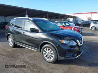 2020 Nissan Rogue SV z VIN JN8AT2MT2LW002799, wystawiony jako IAAI lot #40871910 z przebiegiem 93 903 mil mil oraz . Historia ofert i sprzedaży dostępna na DreamBid. Obrazek 1.