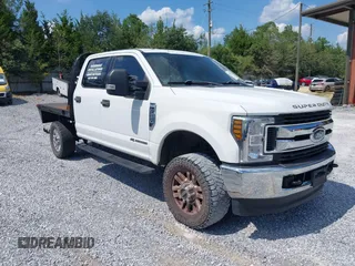 2019 Ford F-250 XL z VIN 1FT7W2BT7KEF15891, wystawiony jako IAAI lot #40319135 z przebiegiem Nie podano mil oraz . Historia ofert i sprzedaży dostępna na DreamBid. Obrazek 1.