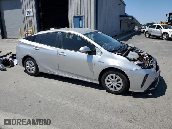 2020 Toyota Prius L Eco with VIN JTDKARFUXL3120671, listed as a Copart auction lot 57913335 with 67,933 mi miles and Salvage title. Bid and sale history available at DreamBid. Image 4.