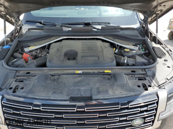 2024 Land Rover Range Rover SE with VIN SALKP9FUXRA203643, listed as a Copart auction lot 59896815 with 39,806 mi miles and Salvage title. Bid and sale history available at DreamBid. Image 11.