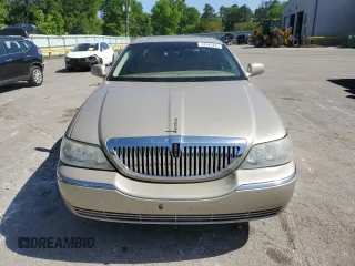 2007 Lincoln Town Car Signature Limited z VIN 1LNHM82V77Y617160, wystawiony jako Copart lot #52975225 z przebiegiem 275 067 mil mil oraz Szkoda całkowita • Salvage title. Historia ofert i sprzedaży dostępna na DreamBid. Obrazek 5.