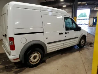 2013 Ford Transit Connect XLT z VIN NM0LS7BN1DT135692, wystawiony jako Copart lot #56526015 z przebiegiem 237 330 mil mil oraz Szkoda całkowita • Salvage title. Historia ofert i sprzedaży dostępna na DreamBid. Obrazek 3.
