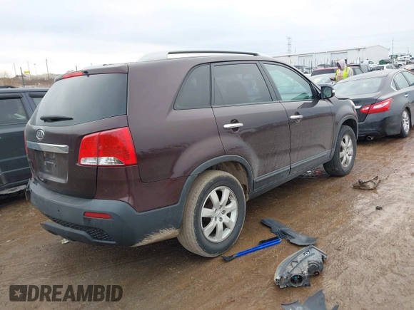 2011 Kia Sorento LX with VIN 5XYKT4A15BG158099, listed as a IAAI auction lot 41641344 with 171,289 mi miles. Bid and sale history available at carsss.com. Image 4.