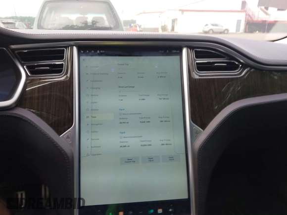 2013 Tesla Model S Performance с VIN 5YJSA1DP1DFP10048, выставлен на аукционе IAAI как лот 42523396 с пробегом 135 396 миль миль и . История ставок и продаж доступна на DreamBid. Изображение 17.