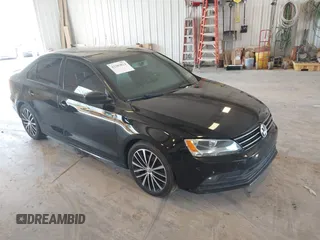 2015 Volkswagen Jetta SE z VIN 3VWD17AJ7FM415950, wystawiony jako IAAI lot #42202024 z przebiegiem 107 877 mil mil oraz . Historia ofert i sprzedaży dostępna na DreamBid. Obrazek 1.