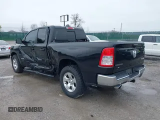 2021 Ram 1500 Big Horn с VIN 1C6SRFBT5MN720595, выставлен на аукционе IAAI как лот 41893137 с пробегом 36 920 миль миль и . История ставок и продаж доступна на DreamBid. Изображение 3.