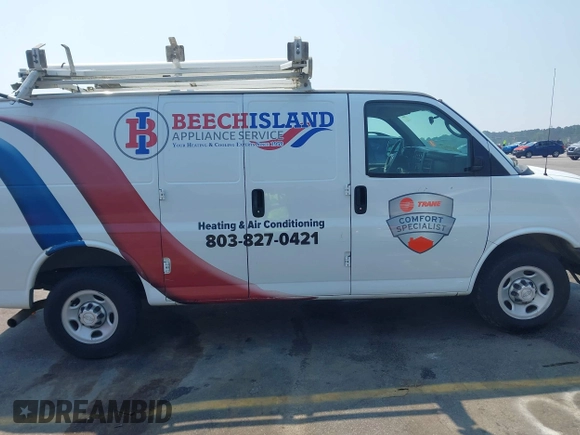 2015 Chevrolet Express Cargo Van with VIN 1GCWGFCF8F1255703, listed as a IAAI auction lot 41995763 with 215,212 mi miles. Bid and sale history available at carsss.com. Image 13.