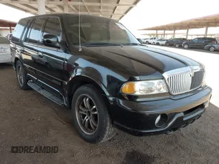 1998 Lincoln Navigator z VIN 5LMPU28L8WLJ35658, wystawiony jako IAAI lot #42329183 z przebiegiem 207 629 mil mil oraz . Historia ofert i sprzedaży dostępna na DreamBid. Obrazek 1.