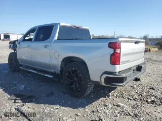 2019 Chevrolet Silverado 1500 LT with VIN 1GCPWCEDXKZ136466, listed as a Copart auction lot 43632165 with 93,255 mi miles and Salvage Title. Bid and sale history available at carsss.com. Image 2.