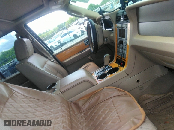 2007 Lincoln Navigator z VIN 5LMFU28557LJ15348, wystawiony jako IAAI lot #42255767 z przebiegiem 231 058 mil mil oraz . Historia ofert i sprzedaży dostępna na DreamBid. Obrazek 5.