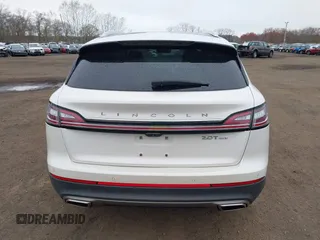 2019 Lincoln Nautilus Reserve z VIN 2LMPJ8L92KBL56116, wystawiony jako IAAI lot #42011799 z przebiegiem 71 836 mil mil oraz . Historia ofert i sprzedaży dostępna na DreamBid. Obrazek 16.