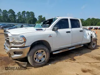 2024 Ram 2500 Tradesman z VIN 3C6UR5HLXRG195625, wystawiony jako Copart lot #59482185 z przebiegiem 52 118 mil mil oraz Szkoda całkowita • Salvage title. Historia ofert i sprzedaży dostępna na DreamBid. Obrazek 1.