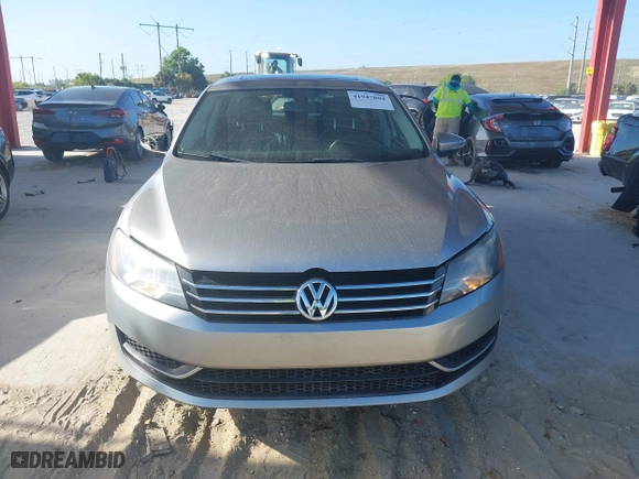 2012 Volkswagen Passat SE with VIN 1VWBH7A38CC066959, listed as a IAAI auction lot 41947804 with 171,738 mi miles. Bid and sale history available at carsss.com. Image 12.
