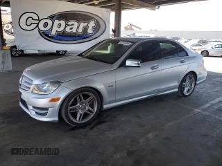 2012 Mercedes-Benz C 250 Sport z VIN WDDGF4HB6CA607924, wystawiony jako Copart lot #62924855 z przebiegiem 129 416 mil mil oraz Szkoda całkowita • Salvage title. Historia ofert i sprzedaży dostępna na DreamBid. Obrazek 1.