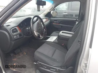 2014 Chevrolet Suburban LS with VIN 1GNSCHE08ER217393, listed as a IAAI auction lot 41563635 with 212,852 mi miles. Bid and sale history available at carsss.com. Image 17.