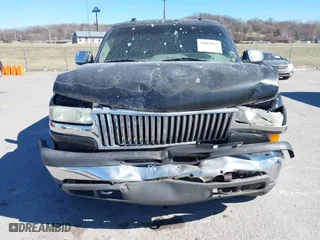 2004 Chevrolet Suburban LS with VIN 1GNFK16Z54J271918, listed as a IAAI auction lot 38862513 with 251,676 mi miles. Bid and sale history available at carsss.com. Image 6.