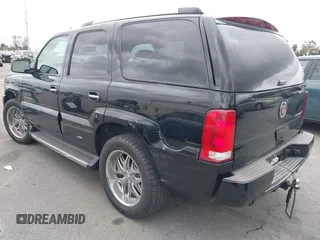 2005 Cadillac Escalade z VIN 1GYEC63T95R181022, wystawiony jako IAAI lot #41777173 z przebiegiem 44 348 mil mil oraz . Historia ofert i sprzedaży dostępna na DreamBid. Obrazek 13.