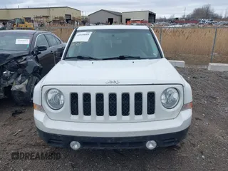 2016 Jeep Patriot High Altitude Edition with VIN 1C4NJRFB9GD808902, listed as a IAAI auction lot 41919059 with 123,265 mi miles. Bid and sale history available at carsss.com. Image 12.
