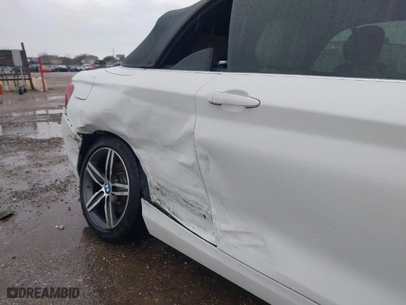 2017 BMW 2 Series 230i with VIN WBA2K9C51HV646724, listed as a IAAI auction lot 41561027 with 57,660 mi miles. Bid and sale history available at carsss.com. Image 6.