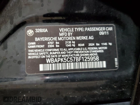 2011 BMW 3 Series 328i xDrive z VIN WBAPK5C57BF125958, wystawiony jako Copart lot #55773745 z przebiegiem 206 743 mil mil oraz Szkoda całkowita • Salvage title. Historia ofert i sprzedaży dostępna na DreamBid. Obrazek 12.