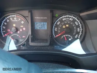 2017 Toyota Tacoma SR5 with VIN 3TMCZ5AN5HM092306, listed as a IAAI auction lot 41353615 with 92,015 mi miles. Bid and sale history available at carsss.com. Image 7.