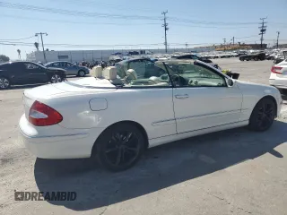 2008 Mercedes-Benz CLK-Class 3.5L with VIN WDBTK56F68T099528, listed as a Copart auction lot 71297684 with 182,127 mi miles and Salvage Title. Bid and sale history available at carsss.com. Image 3.