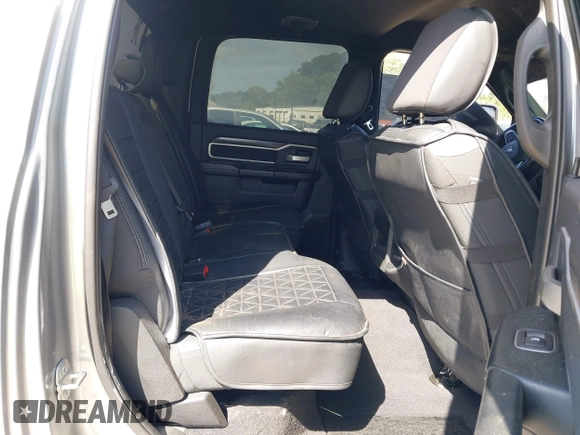 2024 Ram 2500 Big Horn z VIN 3C6UR5DL1RG116185, wystawiony jako IAAI lot #42007154 z przebiegiem Nie podano mil oraz . Historia ofert i sprzedaży dostępna na DreamBid. Obrazek 8.