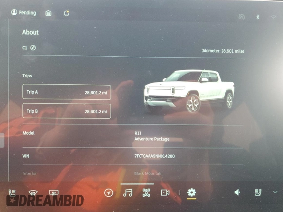 2022 Rivian R1T Adventure z VIN 7FCTGAAA9NN014280, wystawiony jako Copart lot #49723355 z przebiegiem 28 601 mil mil oraz Szkody całkowita. Historia ofert i sprzedaży dostępna na DreamBid. Obrazek 9.