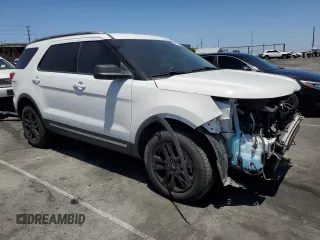 2019 Ford Explorer XLT z VIN 1FM5K8D89KGA28349, wystawiony jako Copart lot #61260465 z przebiegiem 26 254 mil mil oraz Szkoda całkowita • Salvage title. Historia ofert i sprzedaży dostępna na DreamBid. Obrazek 4.