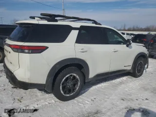 2024 Nissan Pathfinder SV with VIN 5N1DR3BD2RC280861, listed as a Copart auction lot 46091395 with 6,917 mi miles and Clean Title. Bid and sale history available at carsss.com. Image 3.