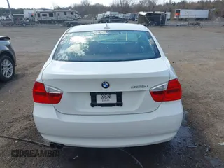 2006 BMW 3 Series 325i with VIN WBAVB13536KX69521, listed as a IAAI auction lot 41832395 with 182,106 mi miles. Bid and sale history available at carsss.com. Image 17.