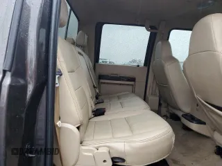 2008 Ford F-350 XL z VIN 1FTWW31R28EA31935, wystawiony jako Copart lot #56000565 z przebiegiem 336 810 mil mil oraz Szkoda całkowita • Salvage title. Historia ofert i sprzedaży dostępna na DreamBid. Obrazek 11.
