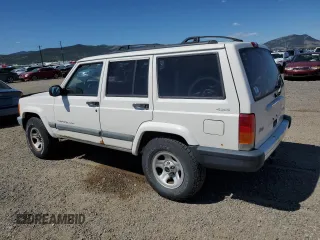 2000 Jeep Cherokee with VIN 1J4FF48S6YL169224, listed as a Copart auction lot 64411145 with 237,553 mi miles and Clean title. Bid and sale history available at DreamBid. Image 2.