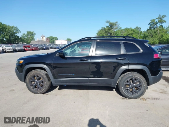 2019 Jeep Cherokee Latitude z VIN 1C4PJMCX2KD473275, wystawiony jako IAAI lot #42276497 z przebiegiem 123 117 mil mil oraz . Historia ofert i sprzedaży dostępna na DreamBid. Obrazek 15.