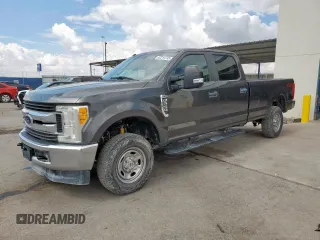 2017 Ford F-250 Lariat z VIN 1FT7W2B68HEF11139, wystawiony jako Copart lot #62214745 z przebiegiem 337 496 mil mil oraz Czysty tytuł • Clean title. Historia ofert i sprzedaży dostępna na DreamBid. Obrazek 1.