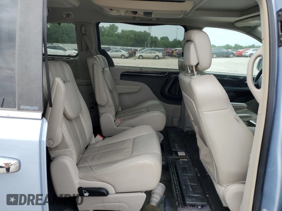 2012 Chrysler Town & Country Limited z VIN 2C4RC1GGXCR394219, wystawiony jako Copart lot #57032565 z przebiegiem Nie podano mil oraz Szkoda całkowita • Salvage title. Historia ofert i sprzedaży dostępna na DreamBid. Obrazek 11.