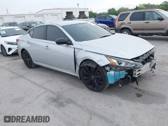 2019 Nissan Altima 2.5 SR with VIN 1N4BL4CV3KN312775, listed as a IAAI auction lot 41875447 with 131,065 mi miles. Bid and sale history available at carsss.com. Image 1.