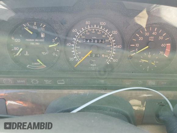 1989 Mercedes-Benz 560 with VIN WDBCA39D7KA428953, listed as a Copart auction lot 80856634 with 243,871 mi miles and Clean Title. Bid and sale history available at DreamBid. Image 9.