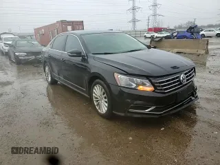 2017 Volkswagen Passat SE z VIN 1VWBT7A35HC005459, wystawiony jako Copart lot #43448015 z przebiegiem 141 540 mil mil oraz Szkoda całkowita • Salvage title. Historia ofert i sprzedaży dostępna na DreamBid. Obrazek 10.