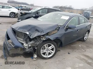 2015 Volvo S60 T5 Drive-E Premier z VIN YV126MFK1F2336786, wystawiony jako IAAI lot #41184378 z przebiegiem 134 482 mil mil oraz . Historia ofert i sprzedaży dostępna na DreamBid. Obrazek 17.