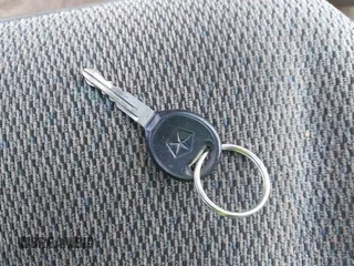 1996 Dodge Caravan SE z VIN 1B4GP44R3TB341618, wystawiony jako IAAI lot #42345759 z przebiegiem 175 722 mil mil oraz . Historia ofert i sprzedaży dostępna na DreamBid. Obrazek 11.