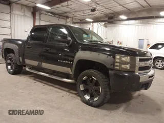2007 Chevrolet Silverado 1500 LT w/1LT with VIN 3GCEK13M57G510256, listed as a IAAI auction lot 41690398 with 256,980 mi miles. Bid and sale history available at carsss.com. Image 1.