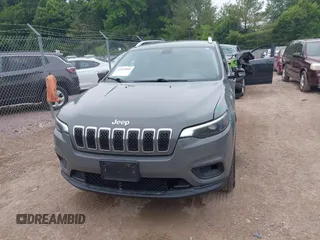 2019 Jeep Cherokee Latitude Plus z VIN 1C4PJMLB2KD367381, wystawiony jako IAAI lot #42493800 z przebiegiem 188 356 mil mil oraz . Historia ofert i sprzedaży dostępna na DreamBid. Obrazek 12.